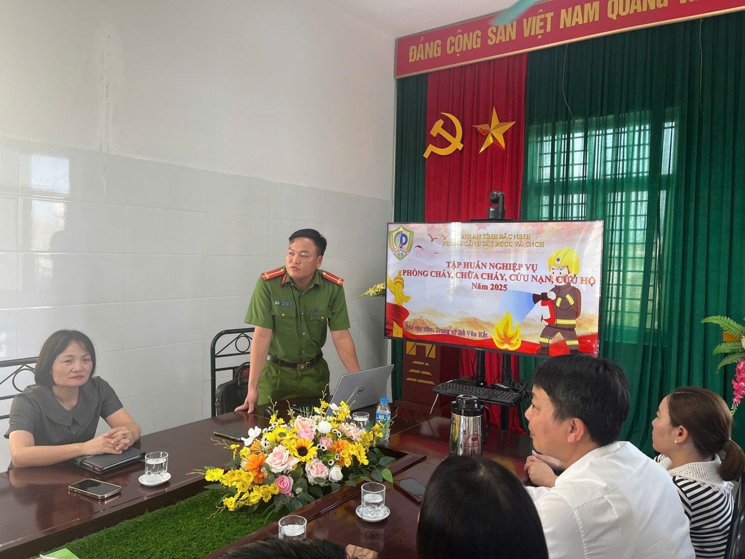 Trạm Y tế Tiền Phong tổ chức tập huấn nghiệp vụ phòng cháy, chữa cháy và cứu nạn, cứu hộ năm 2026