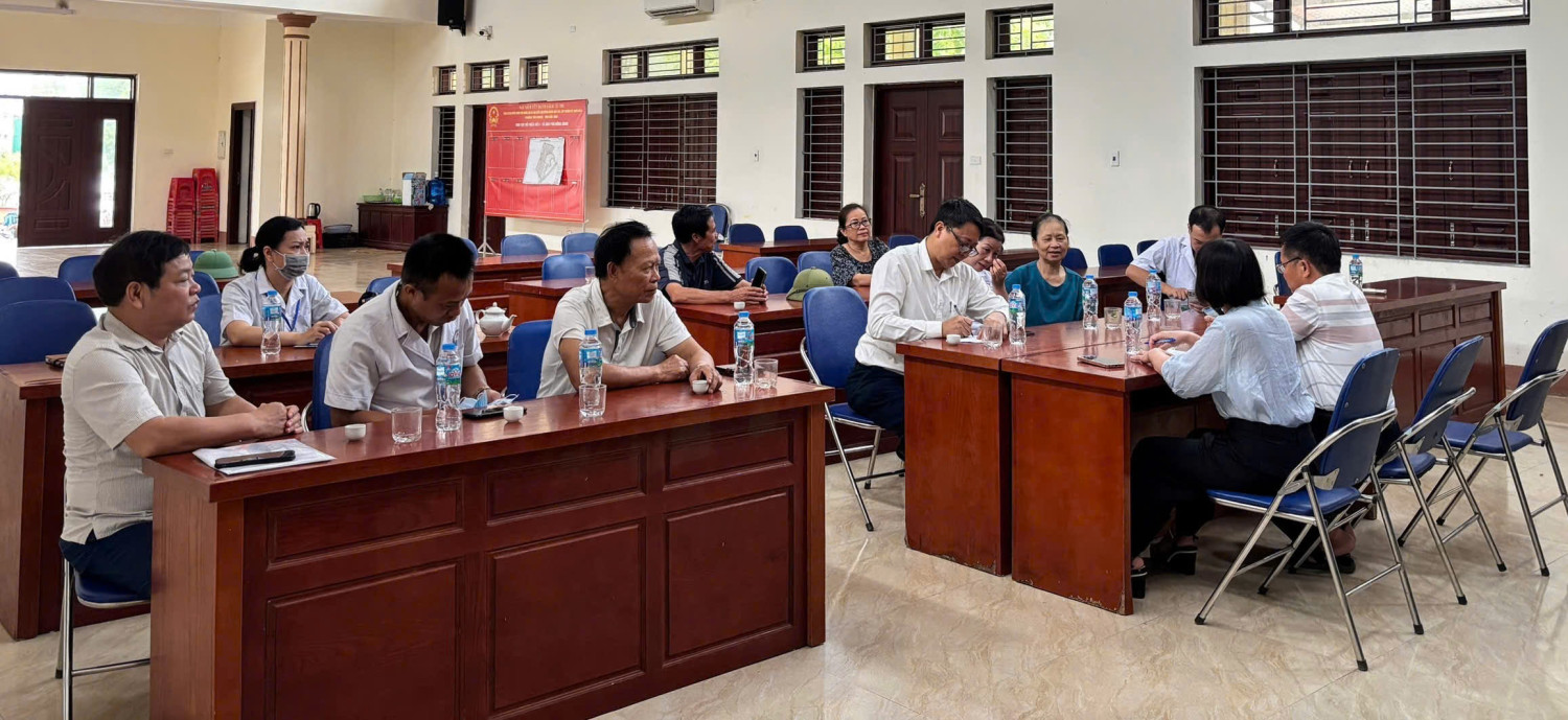 Trạm y tế Tiền Phong chủ động khoanh vùng, xử lý ổ dịch sốt xuất huyết tại TDP Đồng quan.